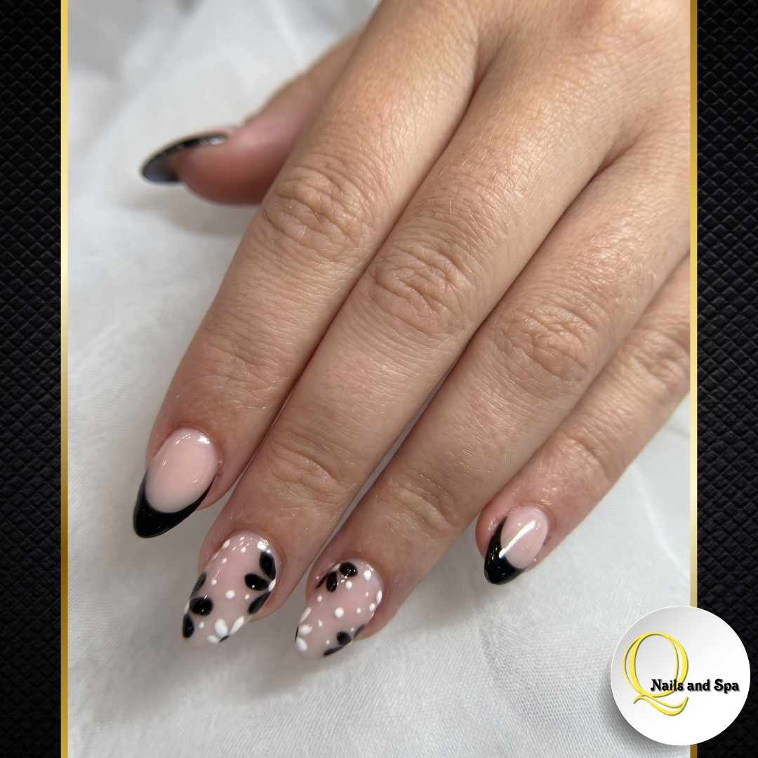 Q Nails Art